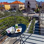 Ira Apartment With Balcony